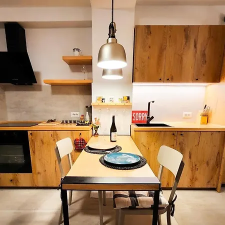 Apartment Beslinda's Cosy Haven - Blloku, *